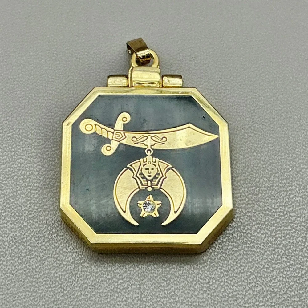 Masonic Shriner Freemason Hinged Locket Award Pendant Black Gold Tone 1 Inch